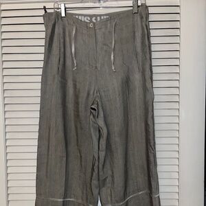 ANNETTE GOERTZ LINEN WIDE LEG PANTS. Sz 41 UNIQUE WITH “THIS SIDE IP” accent.